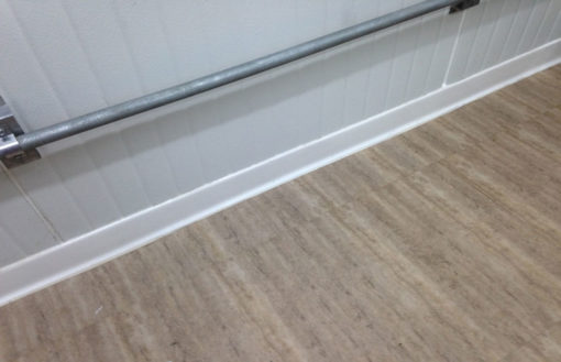 Barredera de PVC blanca LEVEN PVC